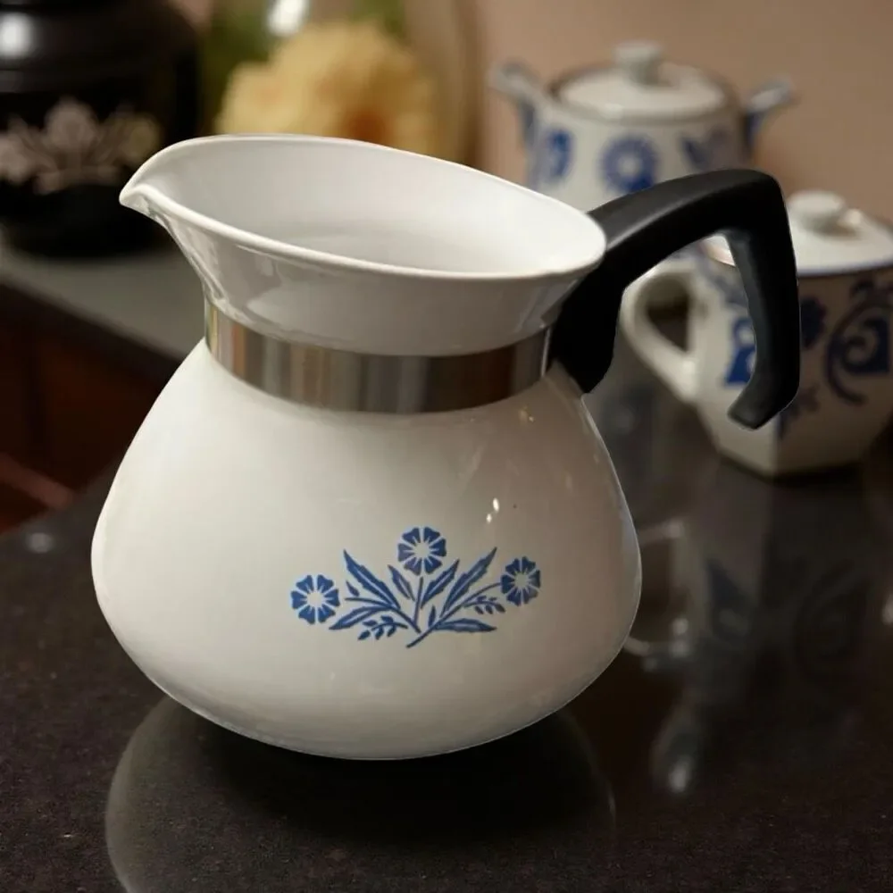 Vintage Corning Ware Blue Cornflower 6 Cup Tea Pot With P-104 Backstamp